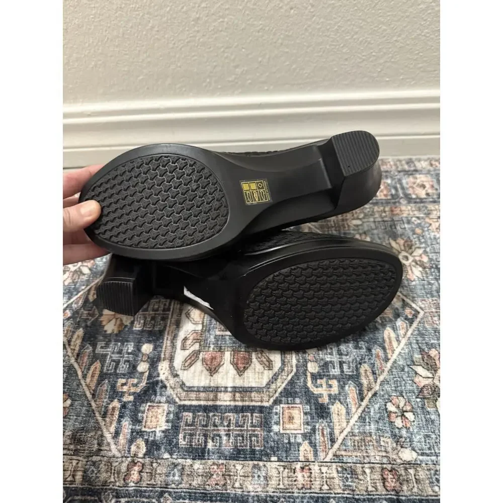CORKYS size 10 HOT" Woven Black Comfort Stretch Booties w/ HEEL New - Picture 6 of 6